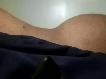 olliebennit on Chaturbate 