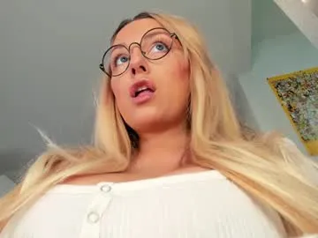 Freechat realtoxxxmaria on Chaturbate