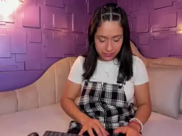 Freechat roxanne_han on Chaturbate