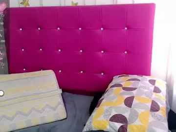 sara_arias00 — GOAL: Dance sexy [26 tokens remaining] Happy hallowen...join me  #machine #natural #bigass #lovense #latina #