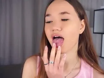 wiloneellett — GOAL: add oil to my ass and squeeze it [62 tokens remaining] Hello , Im Mia , Welcome my room! #18 #skinny #teen #squirt #smalltits