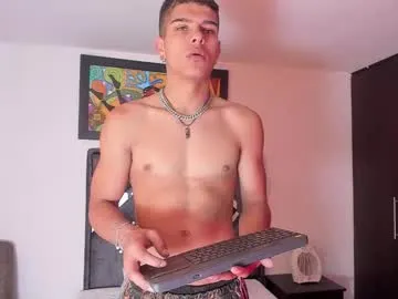 wyatt_2 — Goal: Wet fingers inside &  Big CUMSHOT #bigcock #gay #muscle #cum #lovense  - Next Goal: show dick + oil in it