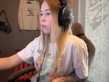 yolondaillovsky — GOAL: Start to do sexy dance moves #bigass #new #18 #cute #blonde [28 tokens remaining]