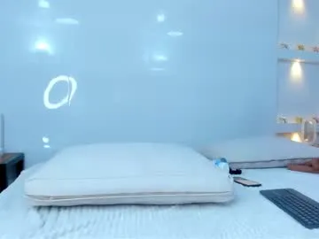 Freechat zenda_evans on Chaturbate