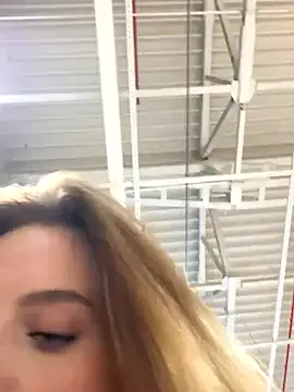 Freechat -AngelAri- on StripChat