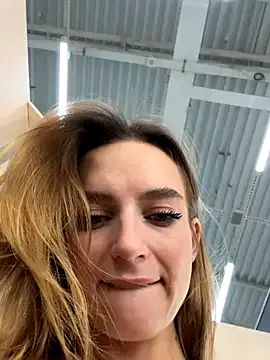 Freechat -AngelAri- on StripChat