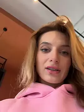 Freechat -AngelAri- on StripChat