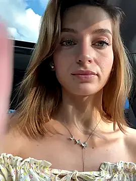 Freechat -AngelAri- on StripChat