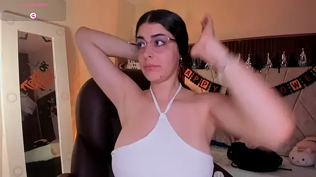 StripChat _Niah_ is Freechat _Niah_ — SPANK MY ASS HARD in DOGGY STYLE