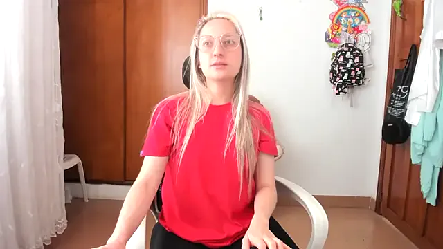 Adele_johnsonn1 — My horny kitty need ur vibeLT