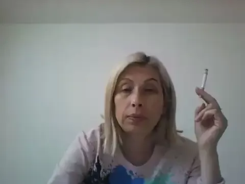 Freechat alixia81 on StripChat