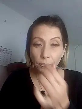 Freechat alixia81 on StripChat