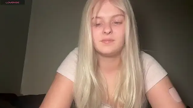 Allylove03 on StripChat 