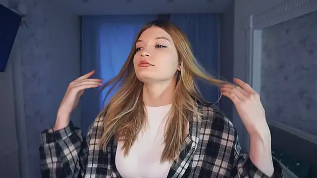 AnnisAtlee on StripChat 