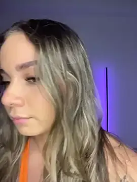 Freechat AnnyLopezzz_ on StripChat