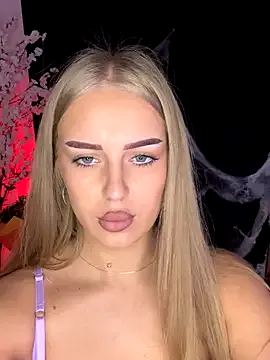 Freechat AubrieleRouj1 on StripChat