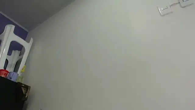 avaleri_cherry on StripChat 