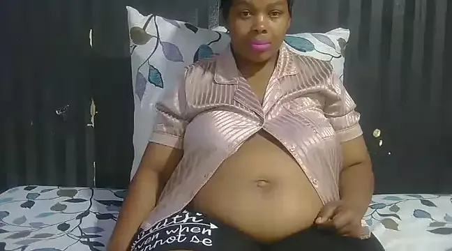 Freechat BigbootyNickyx on StripChat