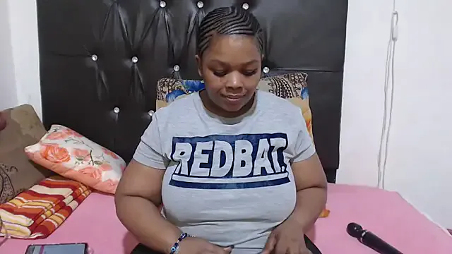 Freechat BigbootyNickyx on StripChat