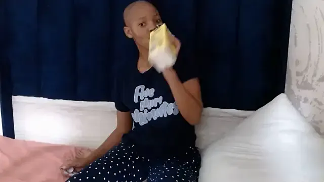 BondiBitch — stand and turn