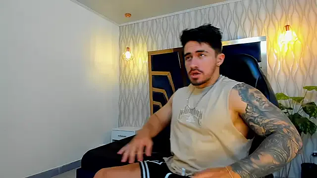 Freechat Brad_Summer on StripChat