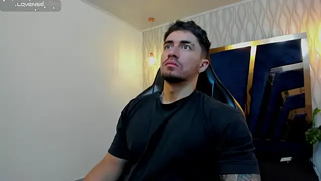 Freechat Brad_Summer on StripChat