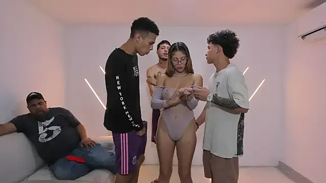 Freechat brutal_sex_room2k on StripChat