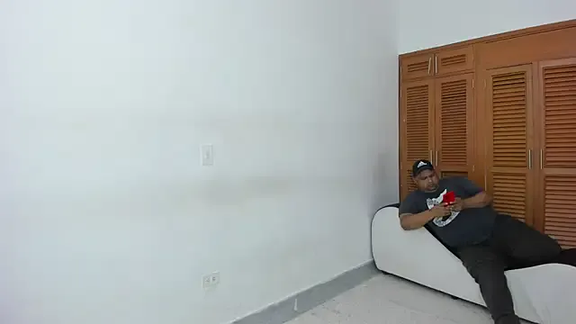 Freechat brutal_sex_room2k on StripChat