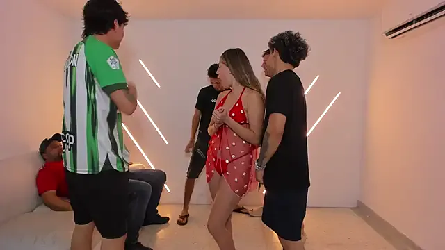 Freechat brutal_sex_room2k on StripChat