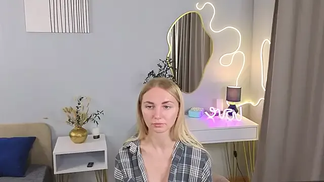 Carollina_ — Take off your shirt