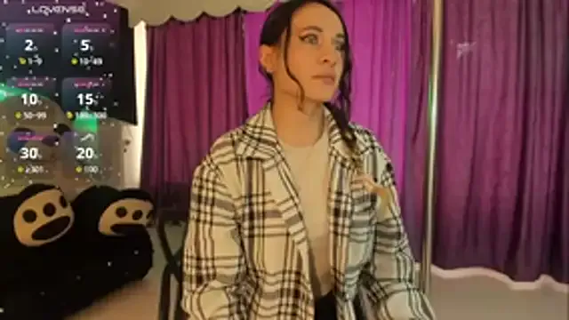 Coral_Gibson — show tits lick nipples