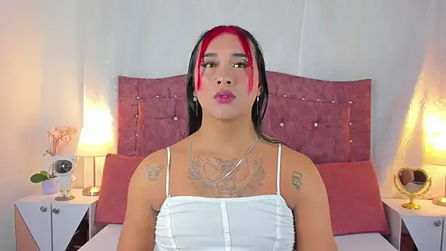 Freechat CristalSofiaHOT on StripChat