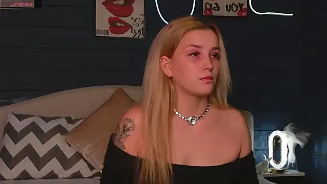 Freechat Crystal_Jull on StripChat