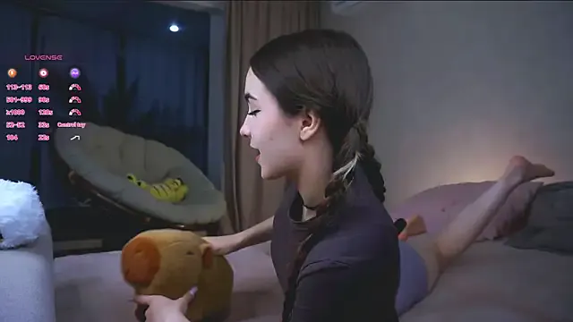 Freechat CupSizeGirl on StripChat