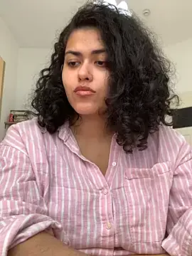 Freechat Curvydesifromgermany on StripChat