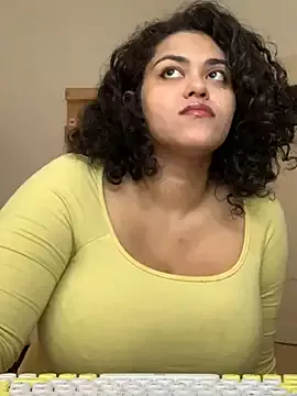 Freechat Curvydesifromgermany on StripChat