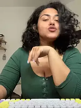 Freechat Curvydesifromgermany on StripChat