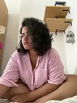Freechat Curvydesifromgermany on StripChat
