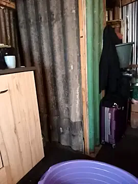 Freechat curvyloneah75 on StripChat