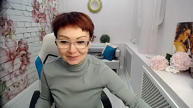 Cutie_Asya — leg show with cream