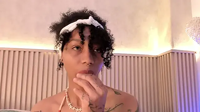 Freechat daiana_curly on StripChat