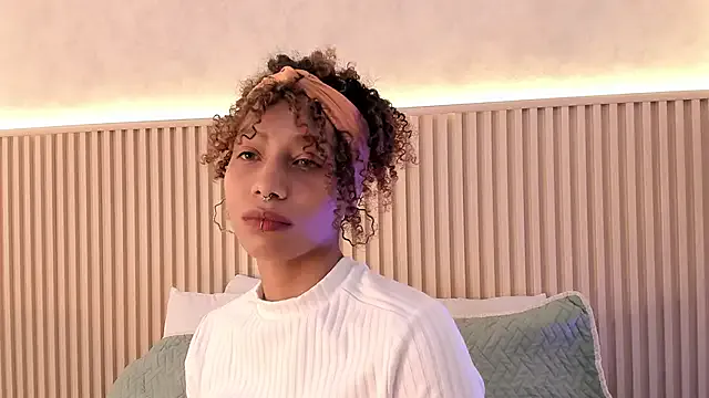 Freechat daiana_curly on StripChat