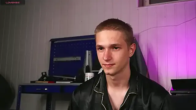 Freechat dustyn_fox on StripChat