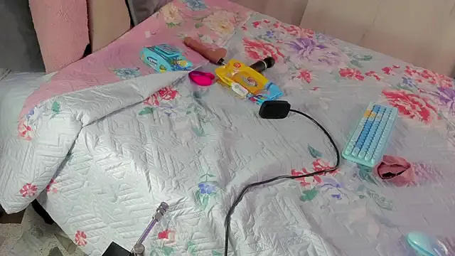 Freechat elena_mature on StripChat