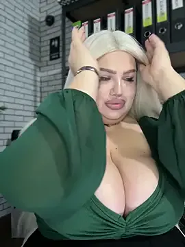 Freechat Eliaden on StripChat