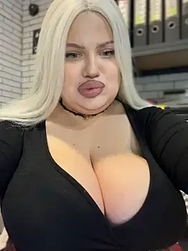 Freechat Eliaden on StripChat