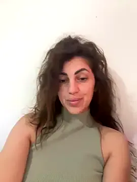 EmaSkyes — Touch me, feel the magic