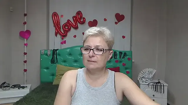 Freechat EmiliaGree on StripChat