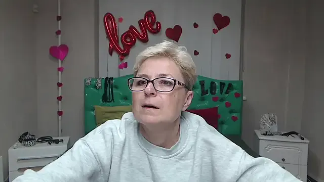 Freechat EmiliaGree on StripChat