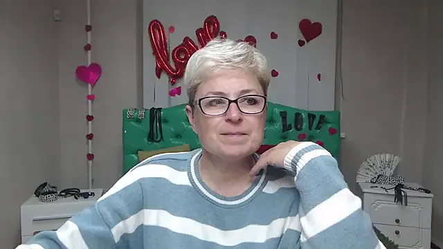 Freechat EmiliaGree on StripChat